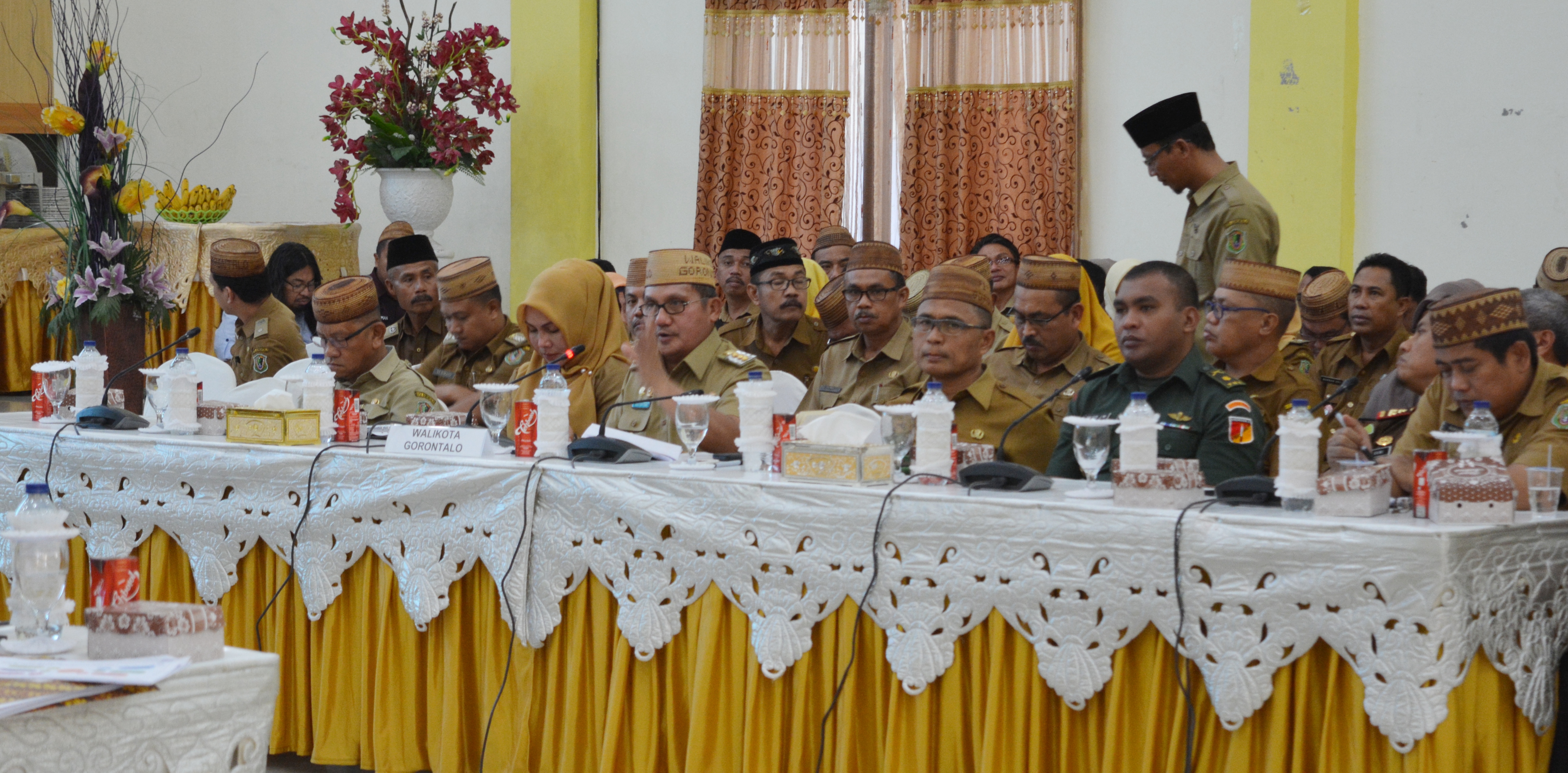 Walikota Gorontalo targetkan perbaiki 3 ruas jalan protokol